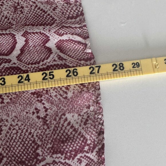 Chelsea & Theodore Red White Snakeskin Pattern Sleeveless Blouse Size M - Picture 7 of 7